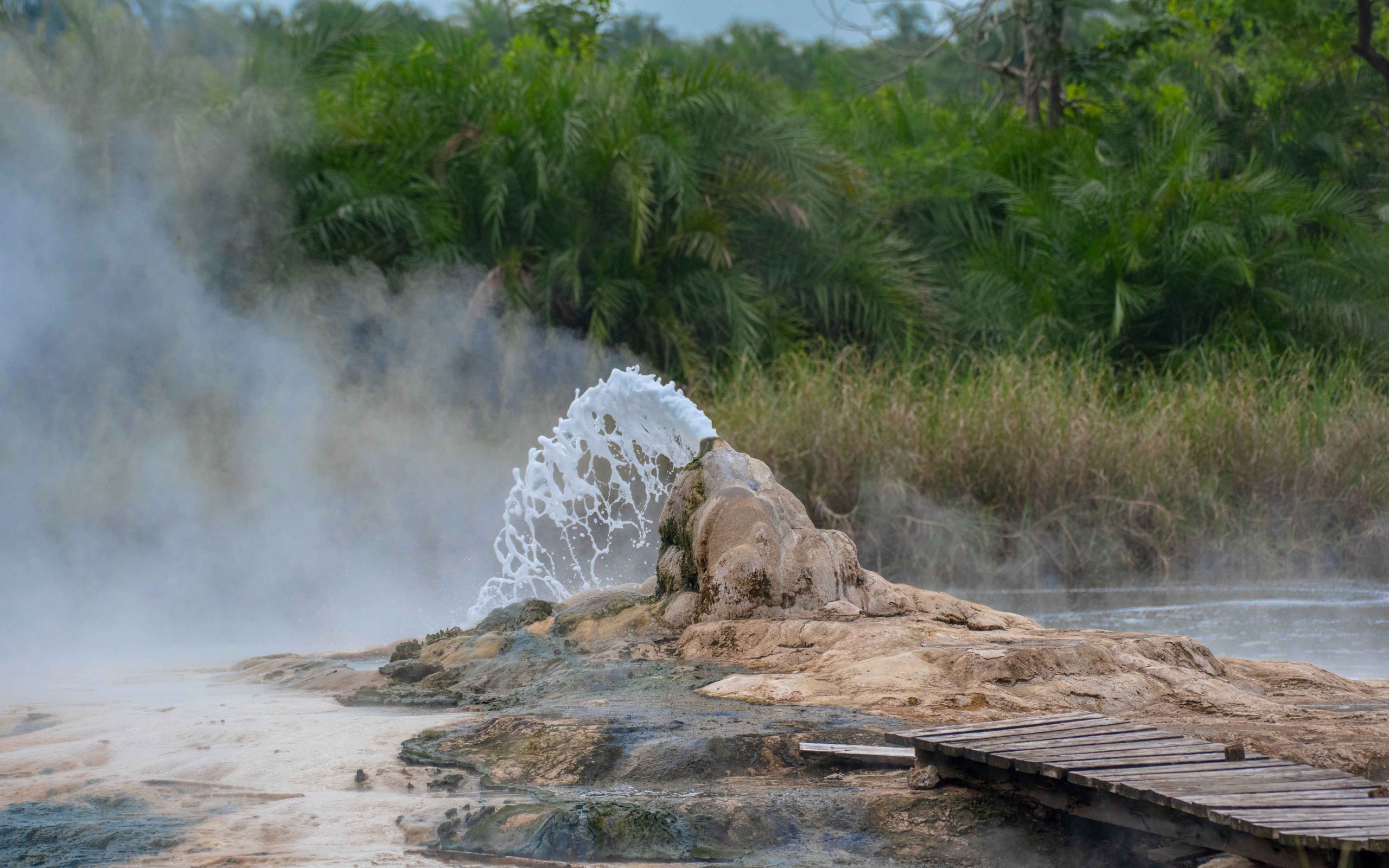 Sempaya Hot Springs in Semliki NP